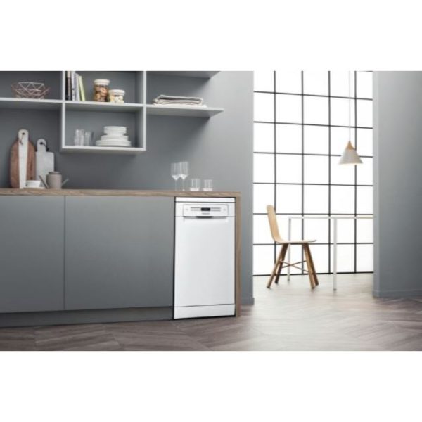 Hotpoint Slimline Dishwasher, 45cm White - HSFO 3T223 W Discount